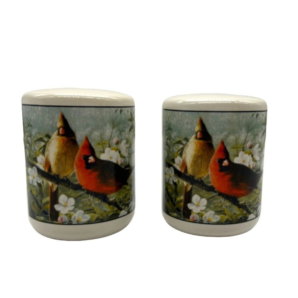 Vtg Cardinal Bird Salt & Pepper Shakers Floral Design Kitchen Decor‎ Collectible